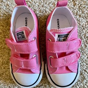 NWT Converse Kids Lowtops
